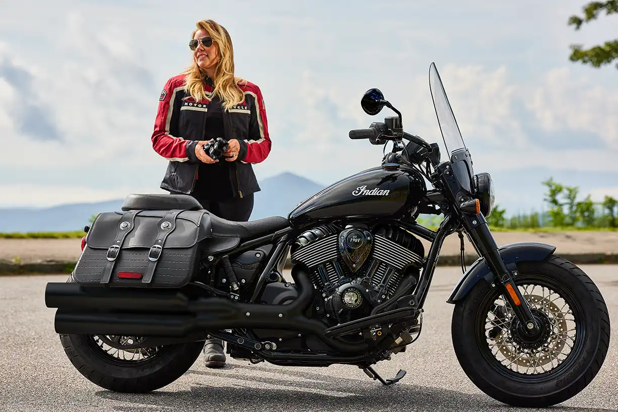 Whitestone Motorrad Solothurn Back in black Carousel