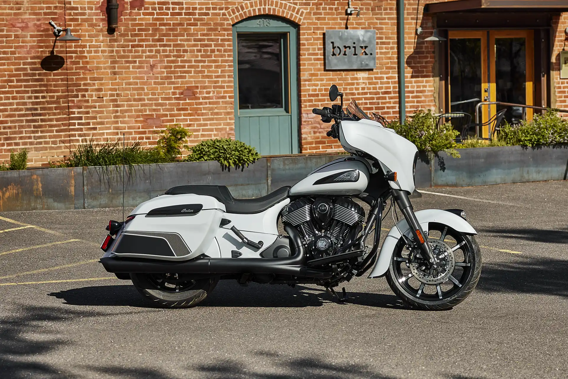 Whitestone Motorrad Solothurn Chieftain Dark Horse Banner