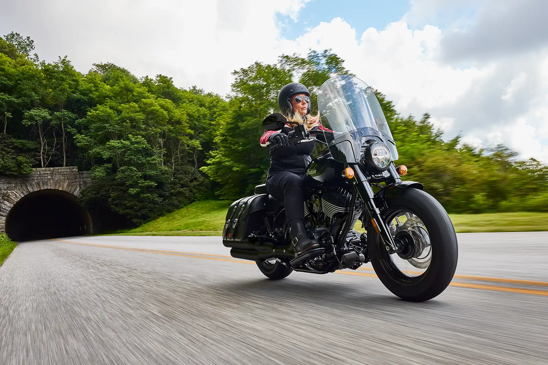 Whitestone Motorrad Solothurn Super Chief Dark Horse Banner